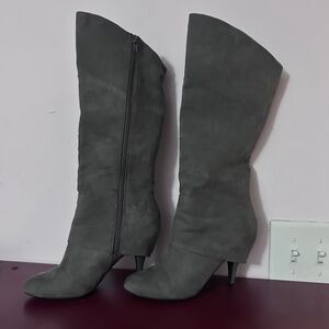 Fergalicious By Fergie gray Pledge Boots Faux Suede Size 8m